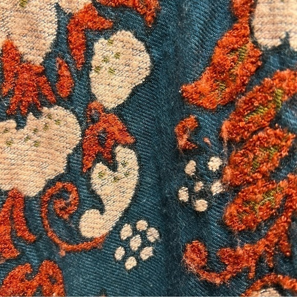 Gorgeous elaborately embroidered wrap caftan shawl - Picture 6 of 6
